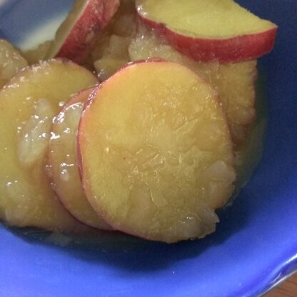 ブラムリーという調理用りんごで作りました。なのでりんごが溶けてしまっていますが^^;
おいしく出来ました！レシピありがとうございました。